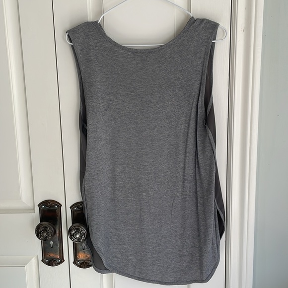 Banana Republic tank, elongated in grey - Picture 3 of 5